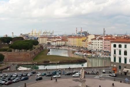 Mansarda Pieno Centro Apartment Livorno Ngoại thất bức ảnh
